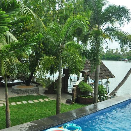 Ambadi'S Villa -Lake View Resort Pallipuram Kültér fotó