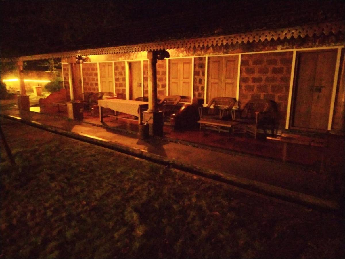 Ambadi'S Villa -Lake View Resort Pallipuram Kültér fotó