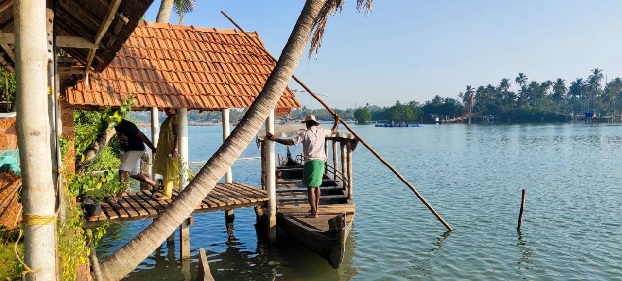 Ambadi'S Villa -Lake View Resort Pallipuram Kültér fotó