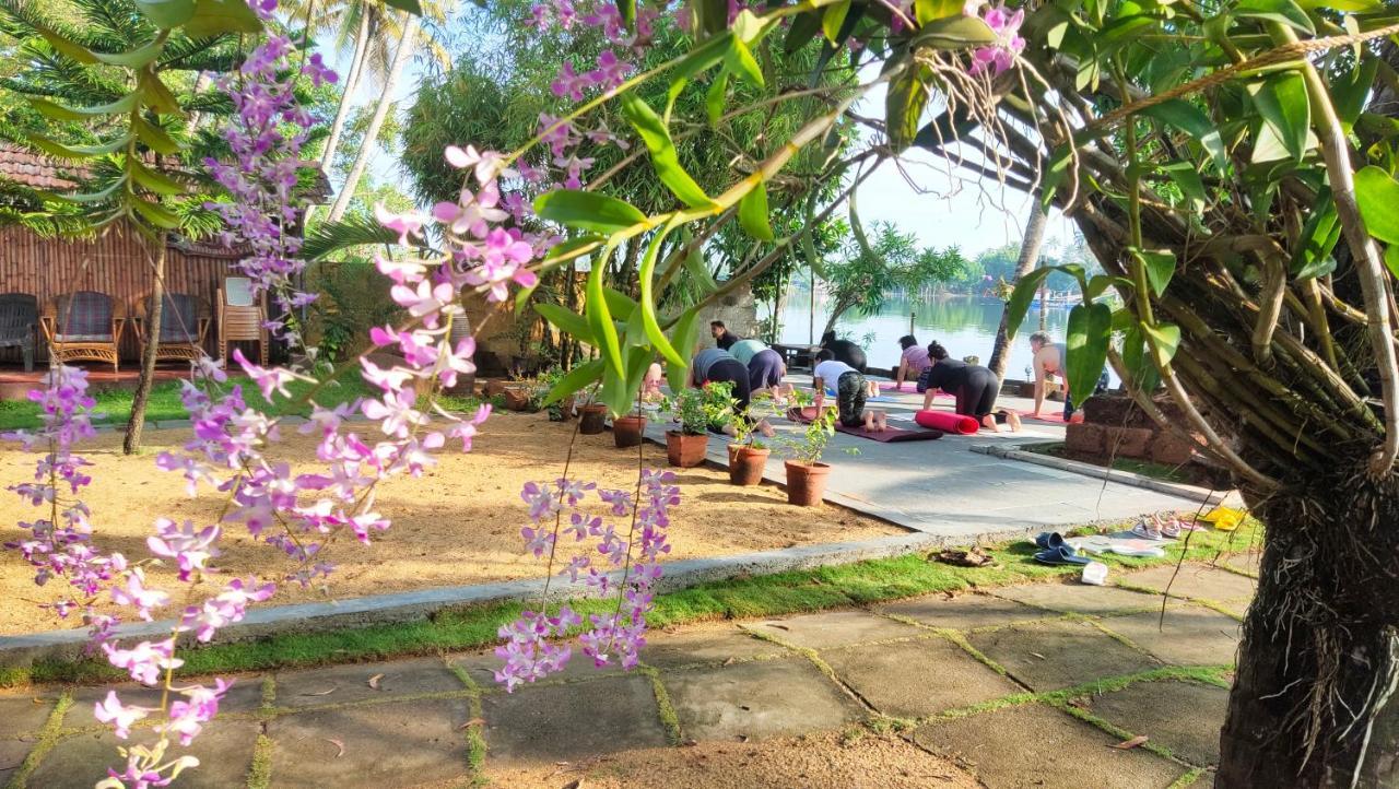 Ambadi'S Villa -Lake View Resort Pallipuram Kültér fotó
