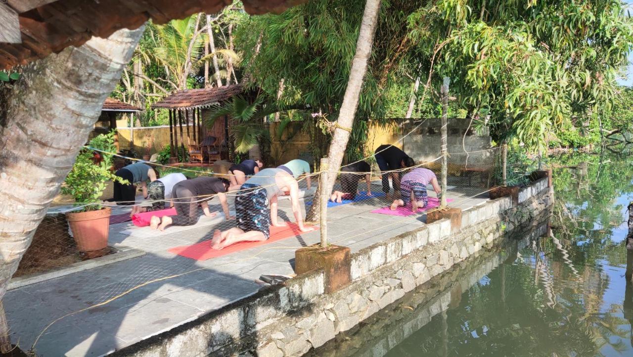 Ambadi'S Villa -Lake View Resort Pallipuram Kültér fotó