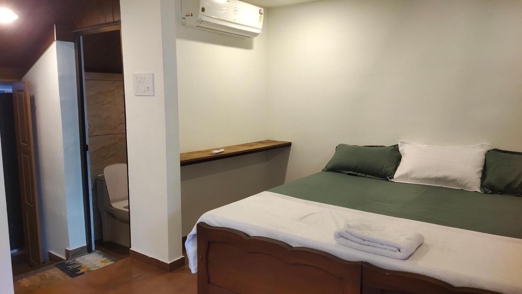 Ambadi'S Villa -Lake View Resort Pallipuram Kültér fotó