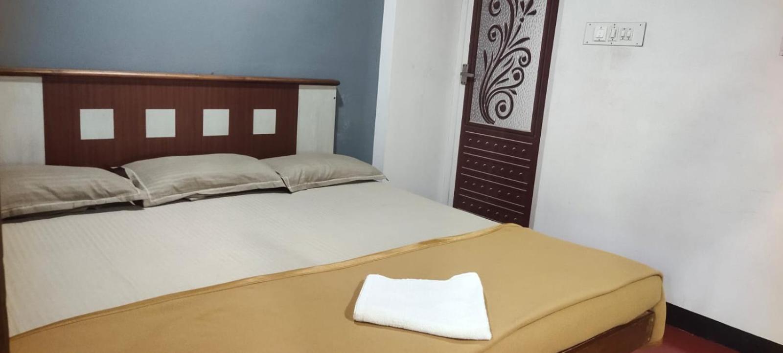 Ambadi'S Villa -Lake View Resort Pallipuram Kültér fotó
