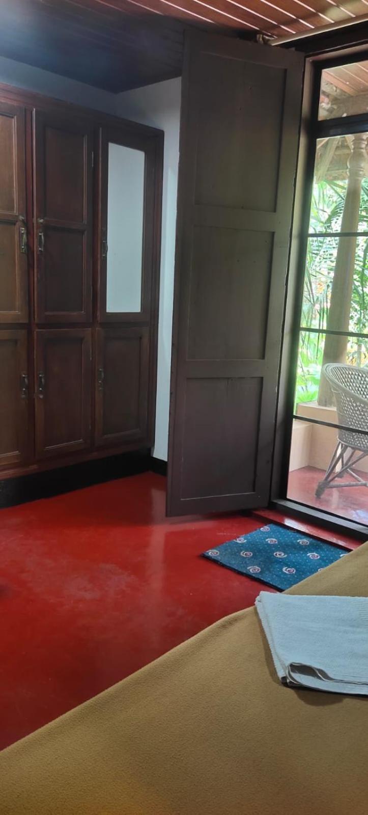 Ambadi'S Villa -Lake View Resort Pallipuram Kültér fotó